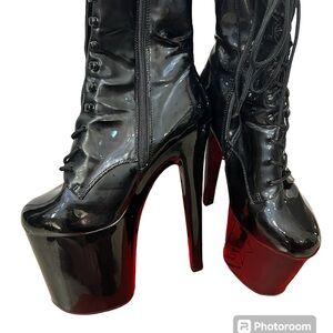 These are like new. Tried on and only worn inside for a few times.